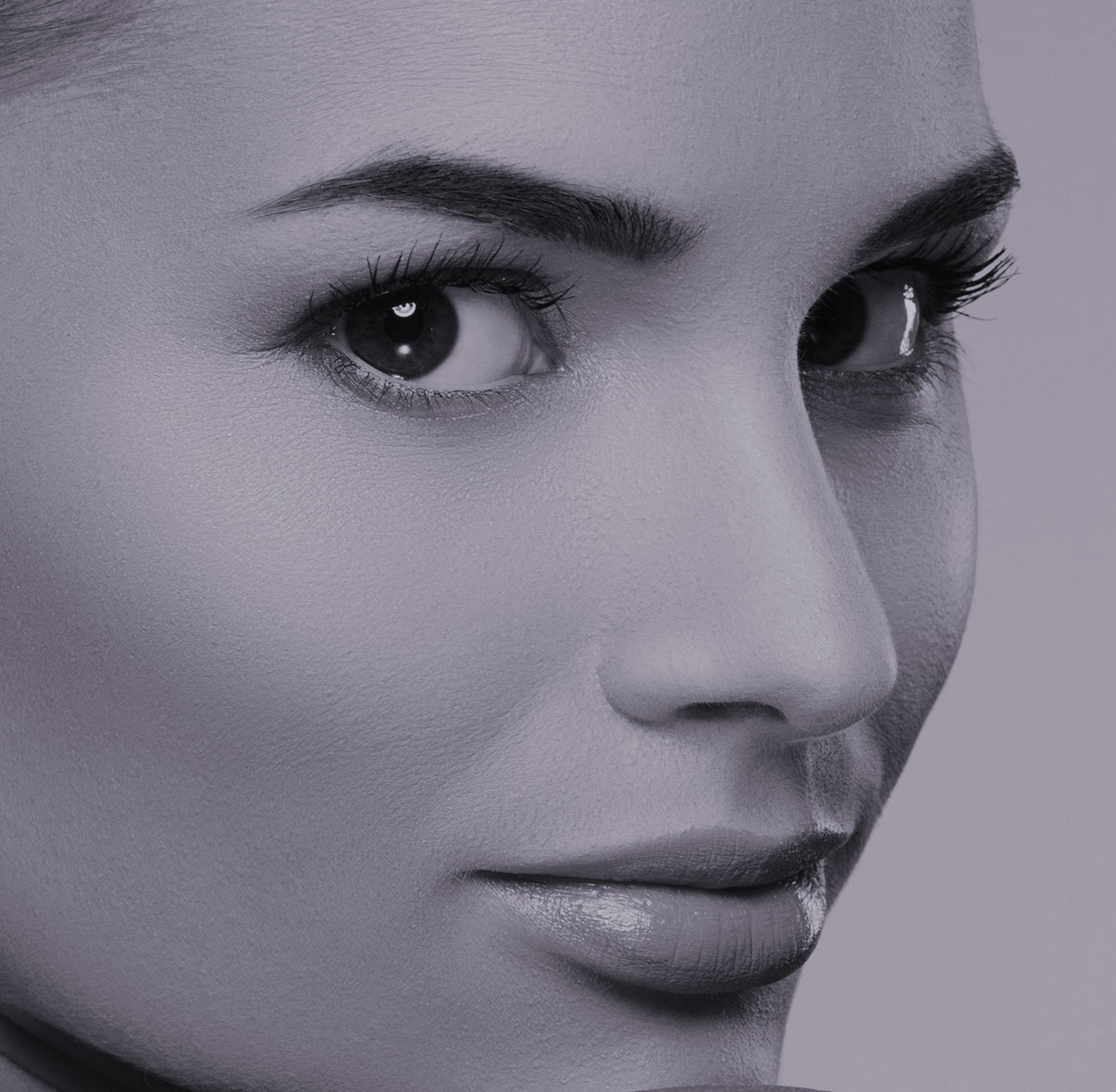 Rhinoplastie esthétique, une réduction pour harmoniser votre profil à Paris - Dr Liwarek