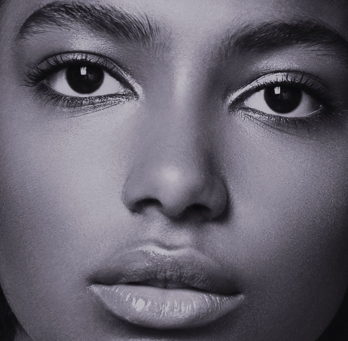 Rhinoplastie ethnique, modifications de la forme du nez à Paris - Dr Liwarek