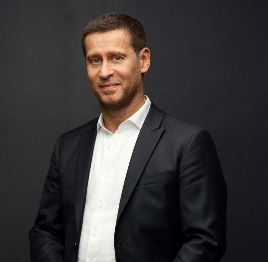 Photo de profil du Docteur stephane Liwarek chirurgie du nez qualifie en ORL Dr Liwarek Paris