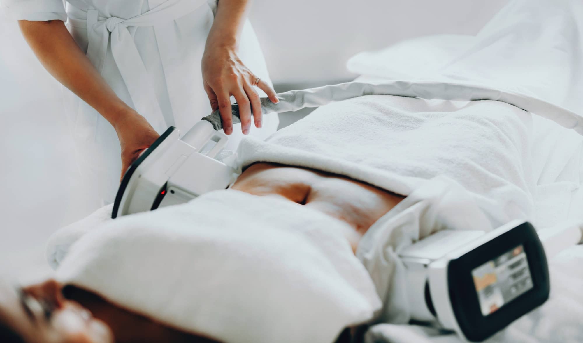 La cryolipolyse permet-elle d'optimiser les résultats d'un régime ? | Dr Liwarek | Paris